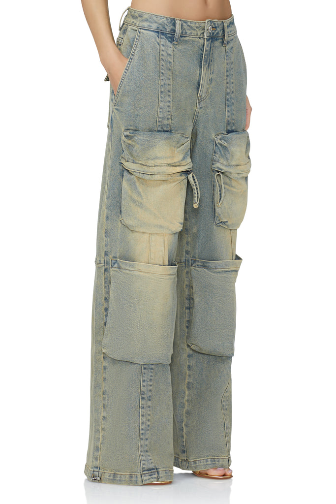 women's low rise wide leg cargo denim in mellow tint wash